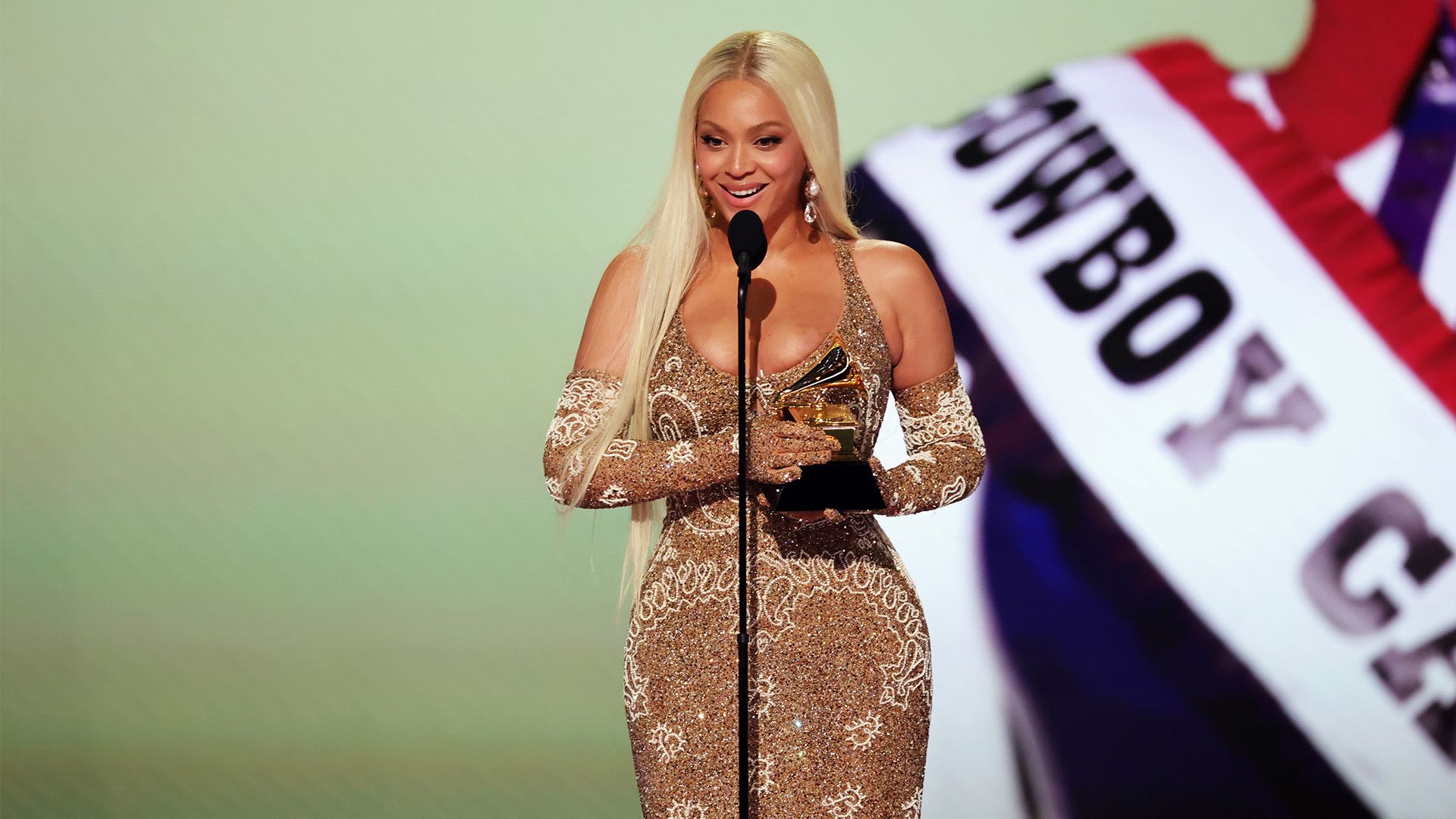 余俱乐部的 余俱乐部的